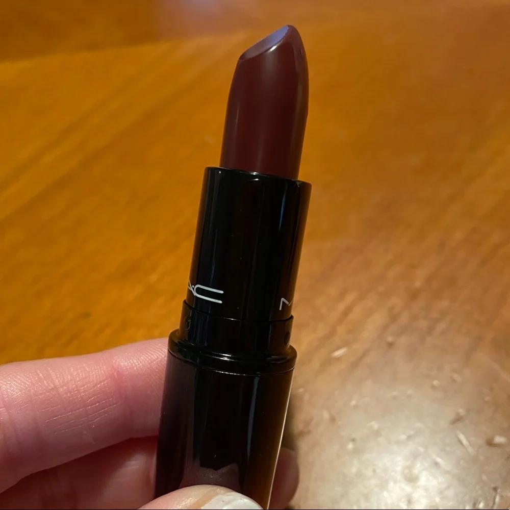 MAC Love Me Lipstick La Femme